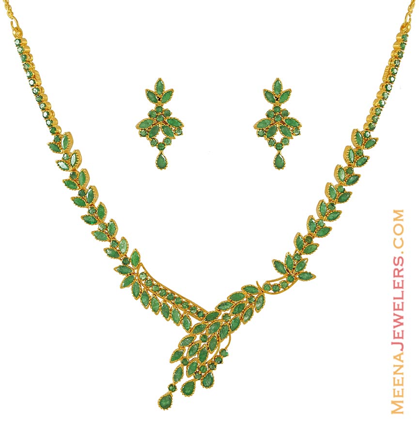 22K Fancy Emerald Necklace Set PsEm7587 22k gold necklace and earring set with Emerald