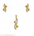 22kt Two Tone Pendant Set - Click here to buy online - 599 only..