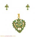 Click here to View - 22K Emerald Necklace Set 