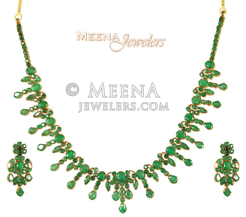 22Kt Gold Emerald Necklace and Earrings PsEm2665 22Kt Gold Emerald Necklace and Earring set