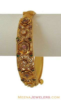 Antique bangle in 22k gold ( Kadas )
