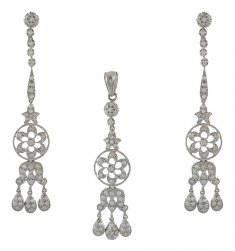 18Kt Designer Pendant Set