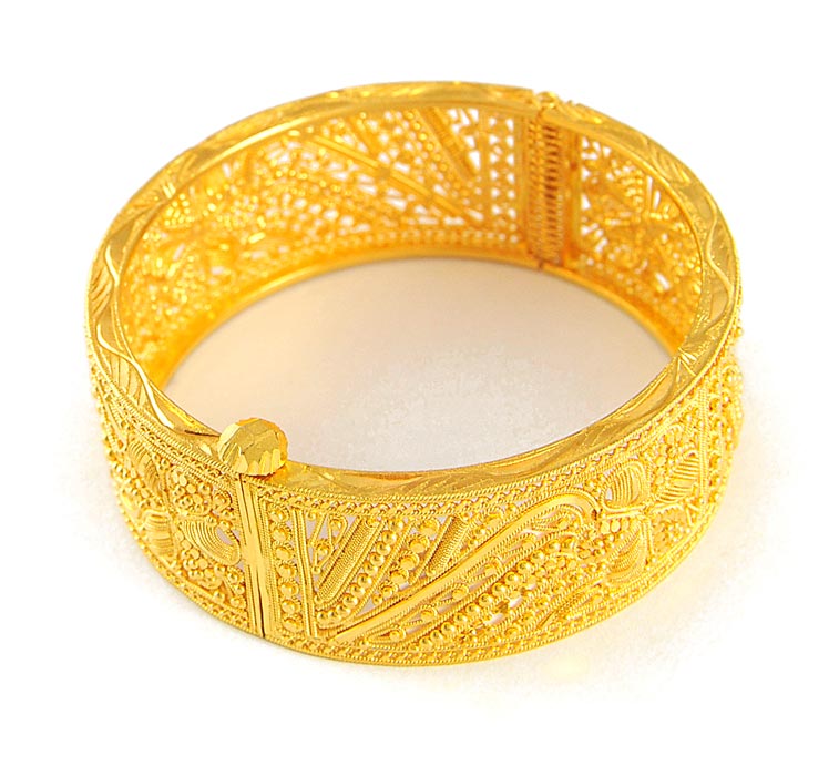 22K Gold Kada (bangle) - BaKa4441 - Small Size 22Kt Gold wide Kada ...