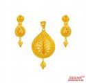22kt Gold Pendant Set - Click here to buy online - 1,334 only..