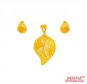 22kt Gold Pendant Set - Click here to buy online - 1,084 only..