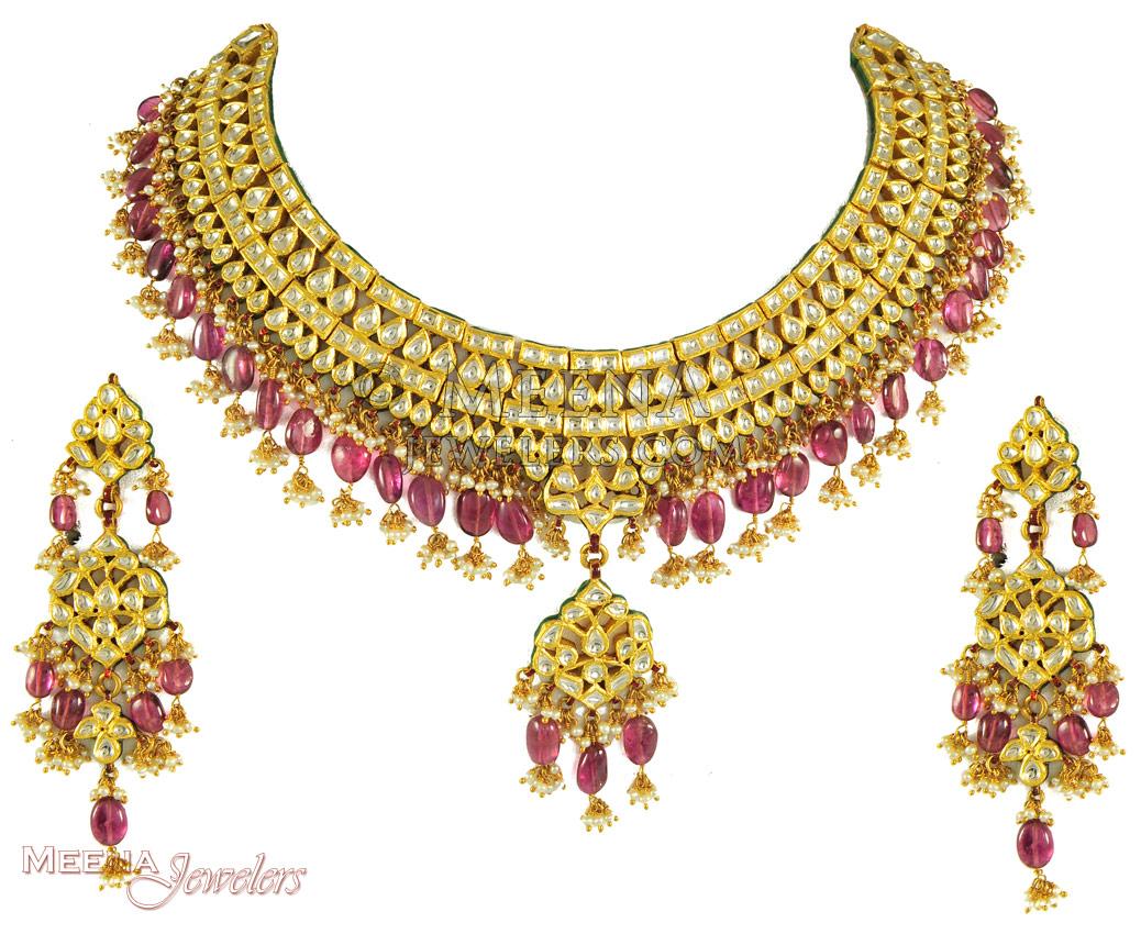 22Kt Gold Kundan Necklace and Earrings 