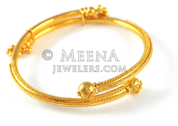 Upscale Evergreen Baby 22k Gold Bracelet | Black beaded bracelets, 22k gold  bracelet, Beaded bracelets