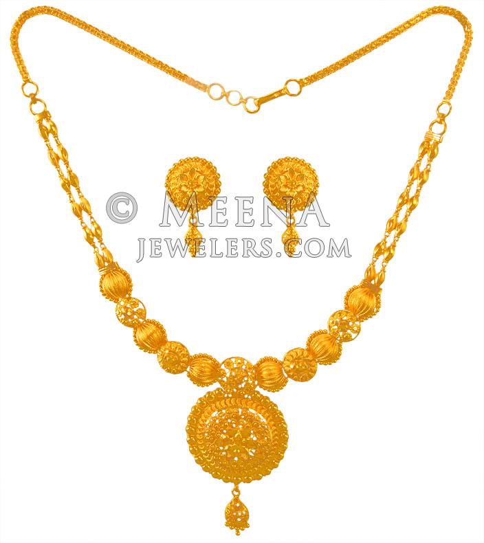 22 KT Gold Necklace Set - StGo23403 - 22K Gold Necklace and Earring set with a hanging pendant 