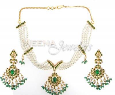 22 Kt Gold Emerald And Pearl Set ( Combination Necklace Set )